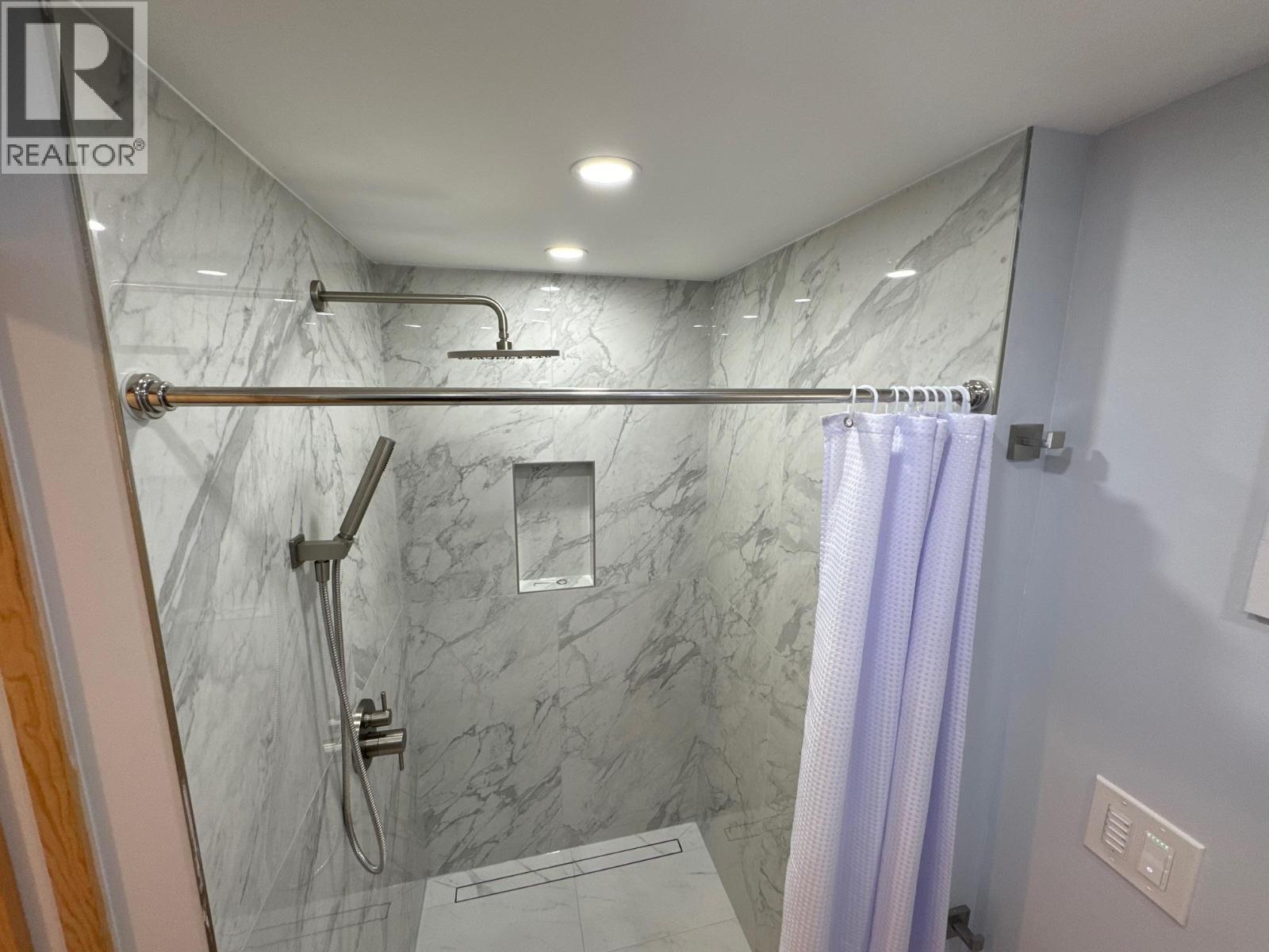 1909 2ND Street S - 26