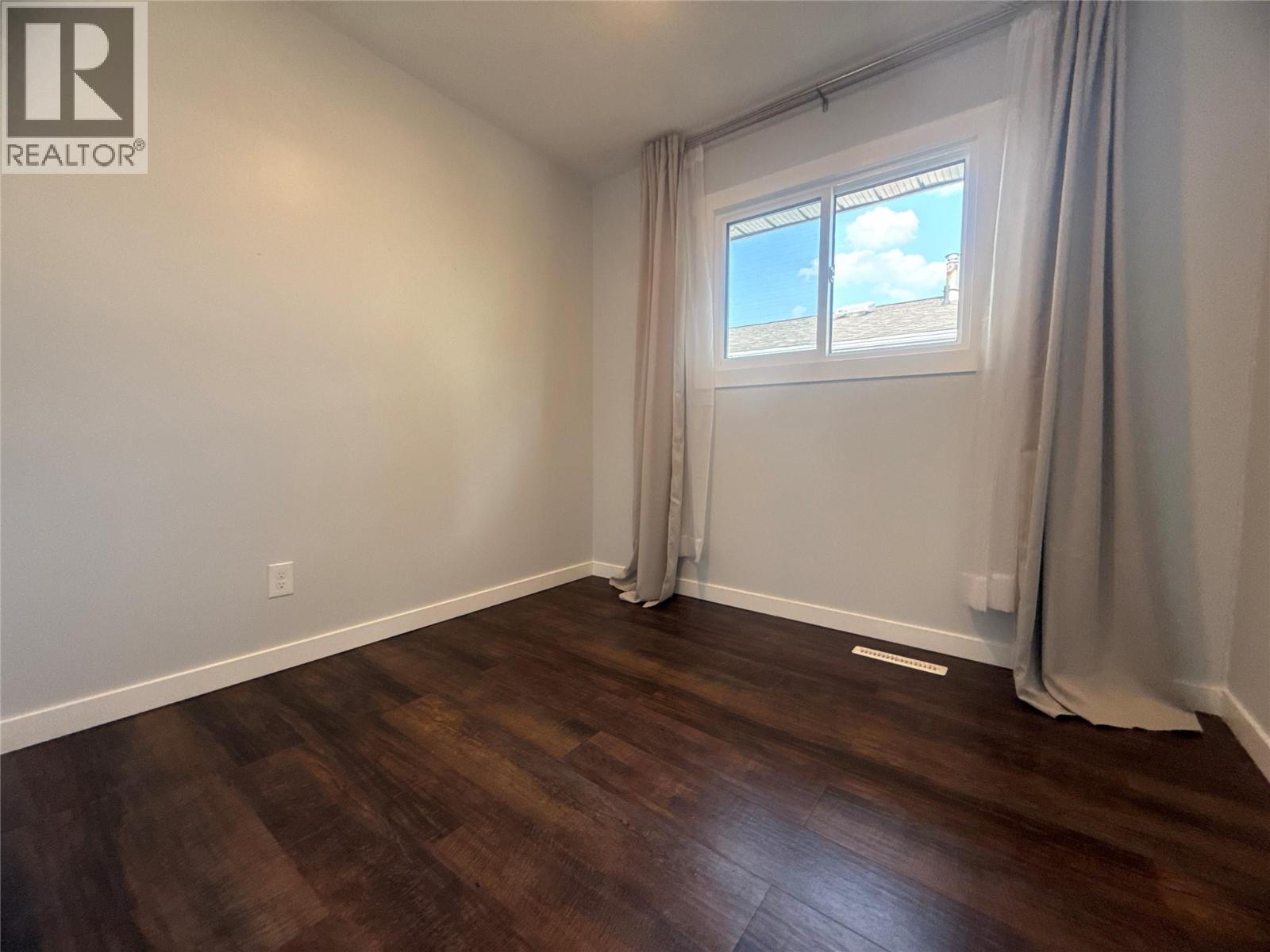1909 2ND Street S - 13
