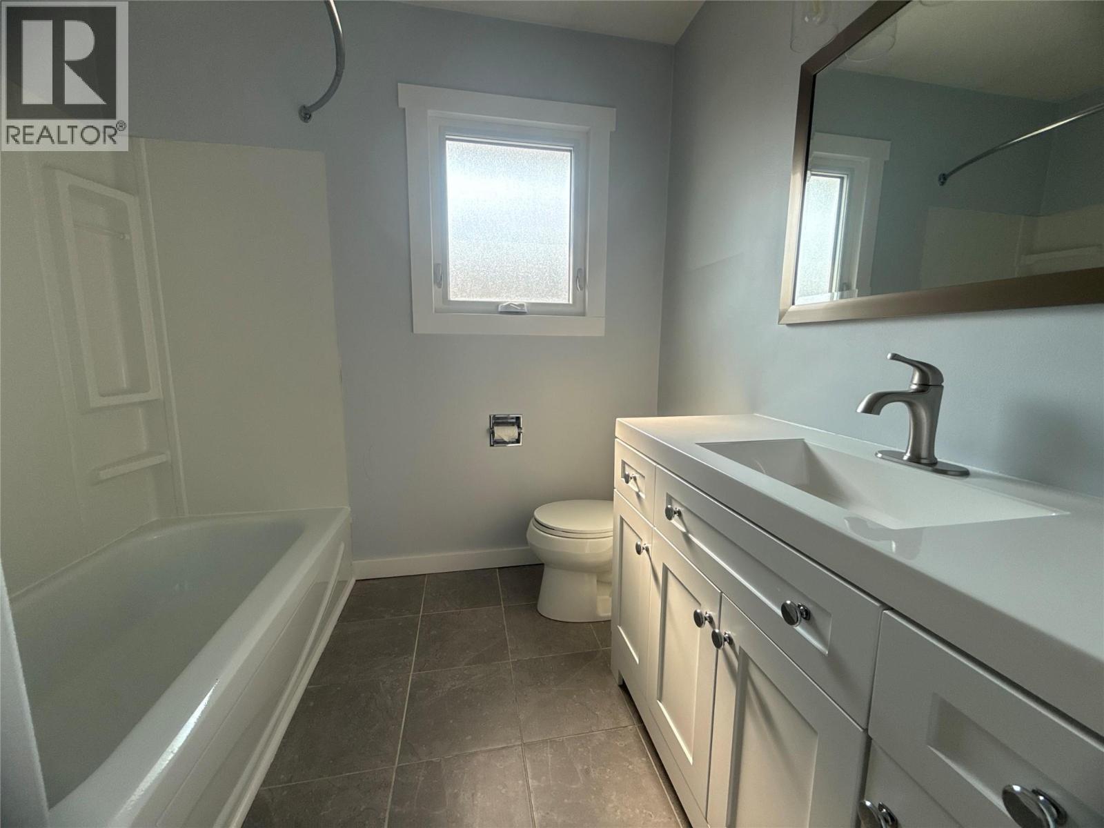 1909 2ND Street S - 9