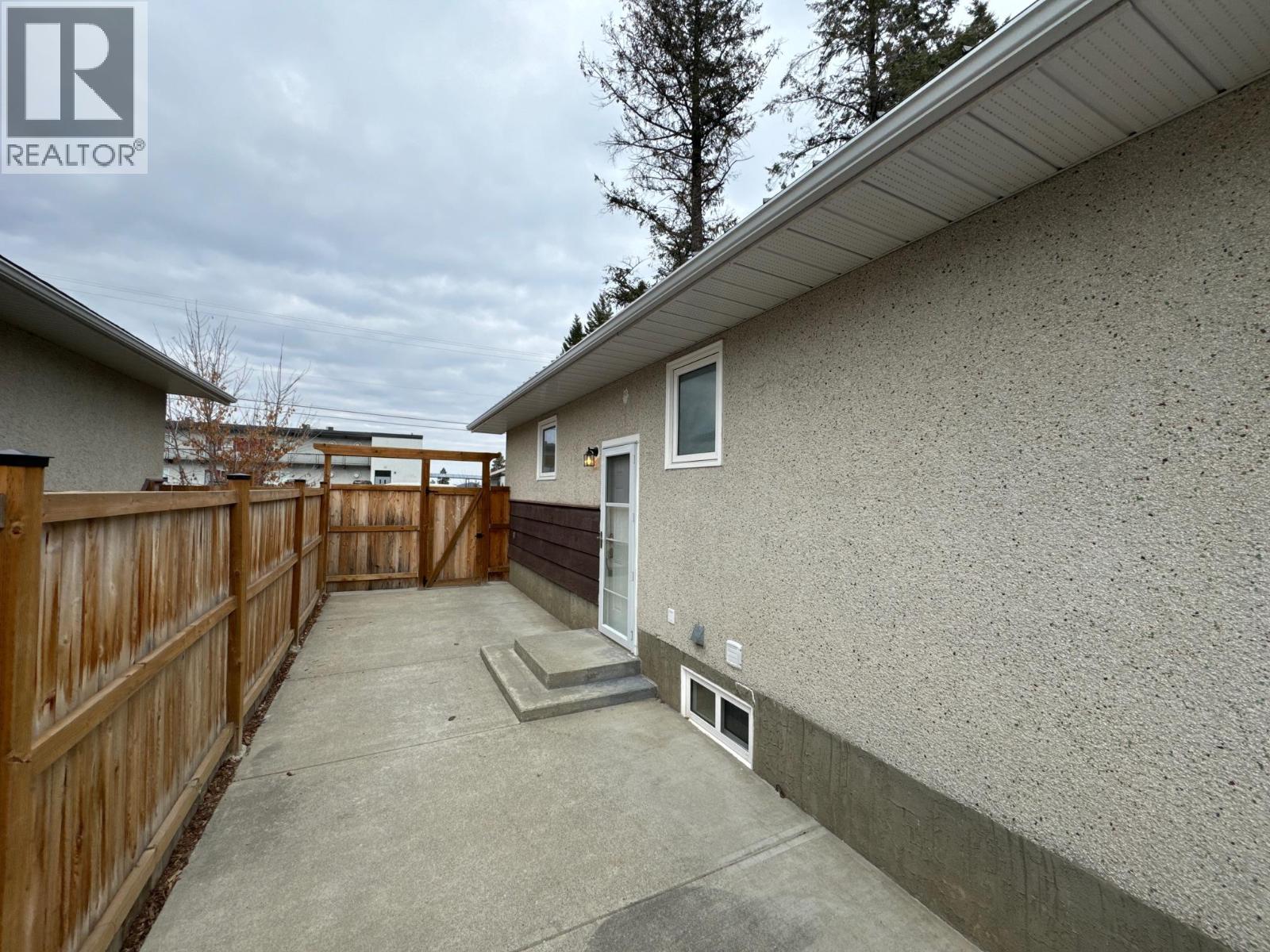 1909 2ND Street S - 30