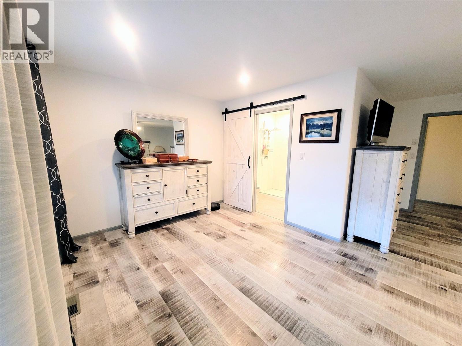 4410 Lakeshore Road NE - 20