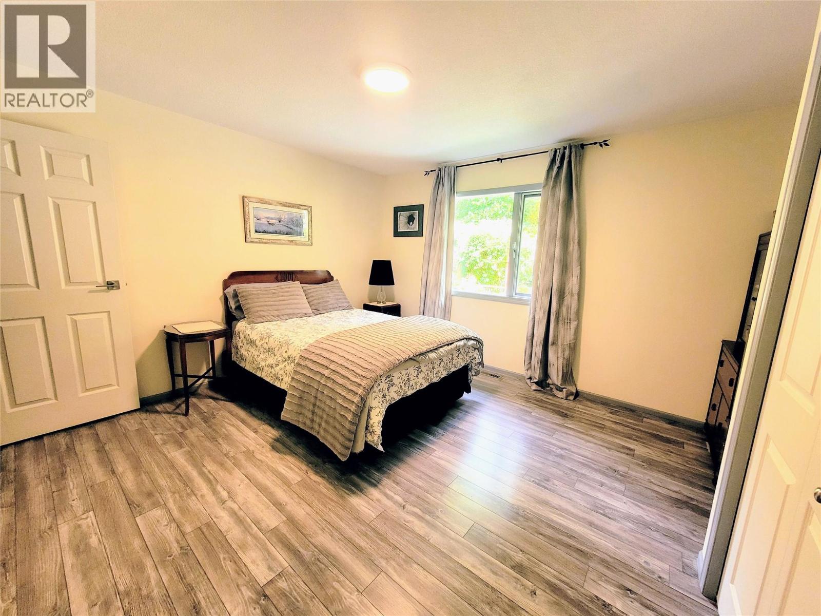 4410 Lakeshore Road NE - 24
