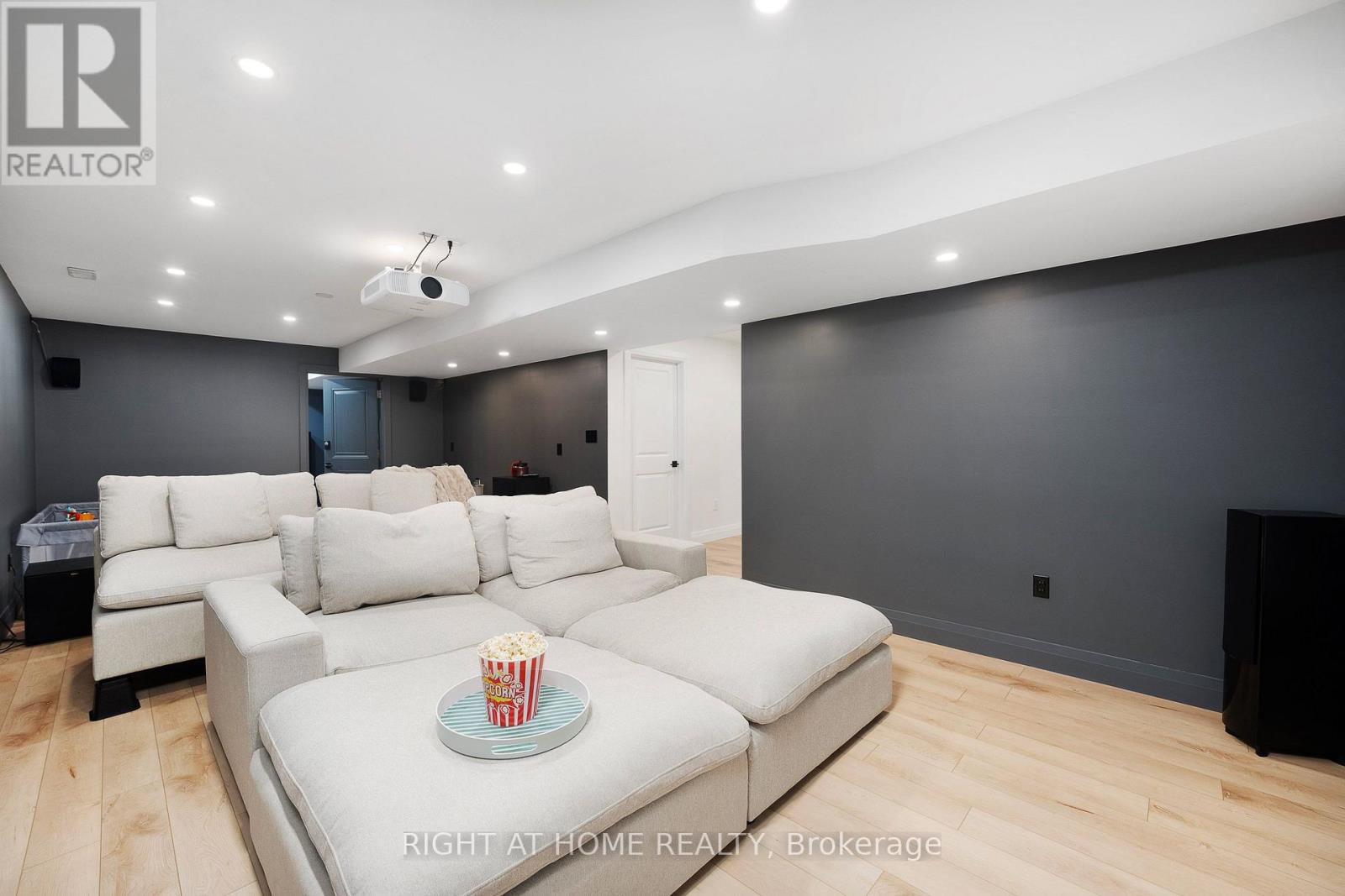 1846 QUEENS VALLEY DRIVE - 32