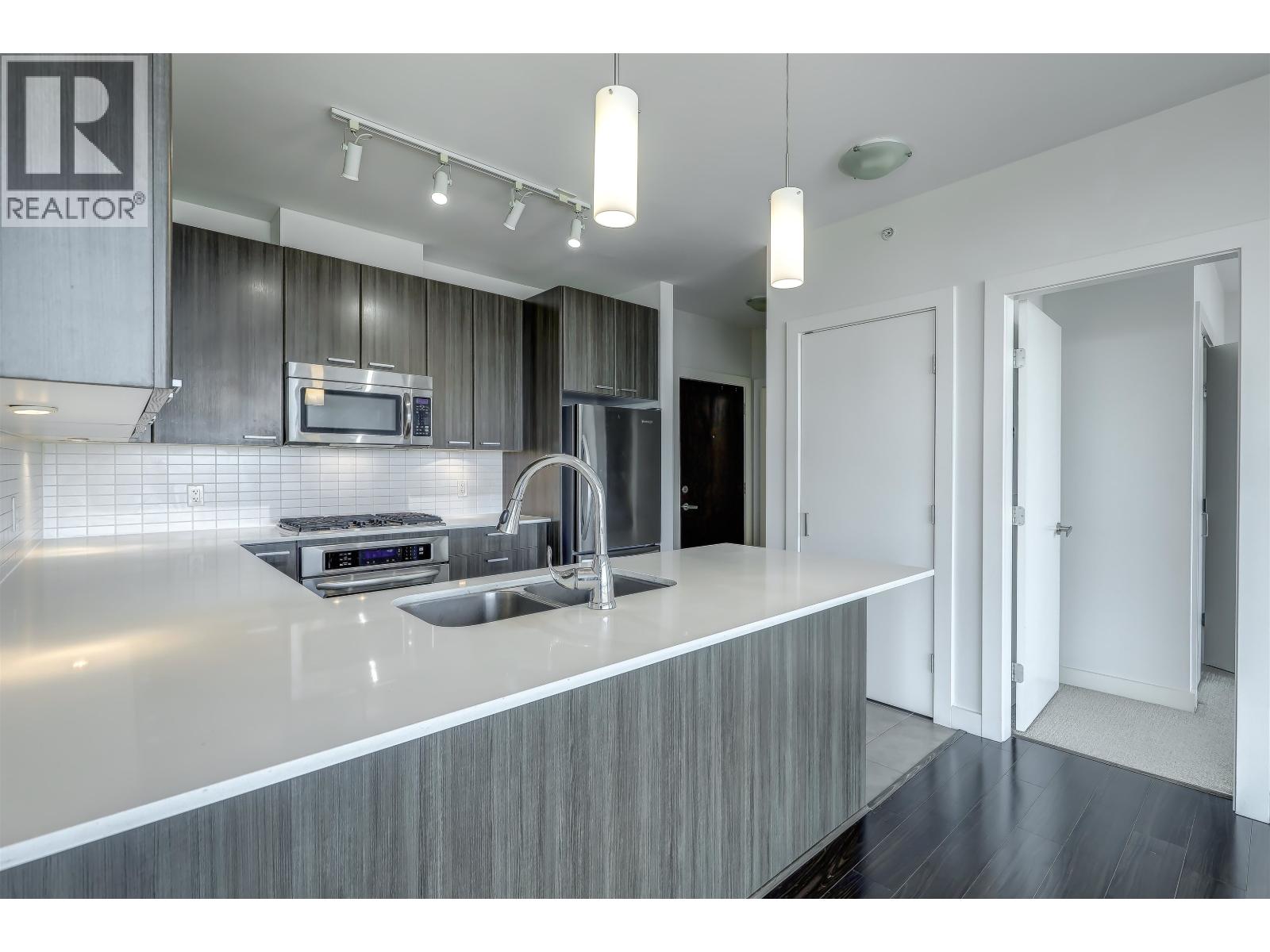 2106 2789 SHAUGHNESSY STREET, Port Coquitlam