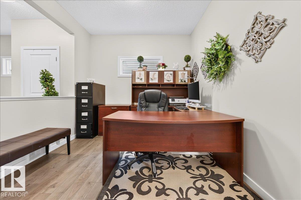 2709 Collins Crescent SW - Image 12
