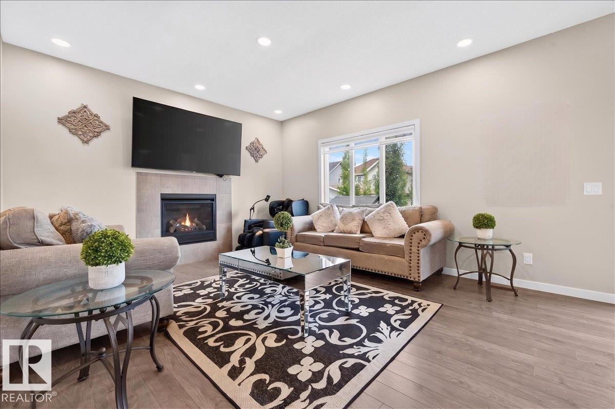 2709 Collins Crescent SW - 25