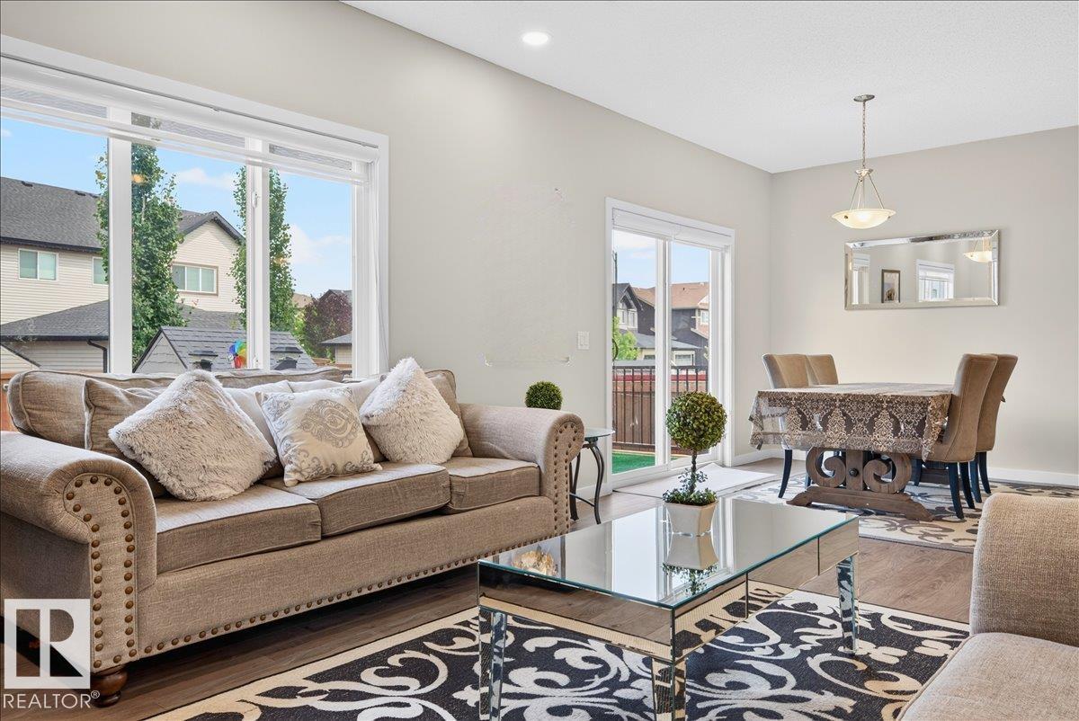 2709 Collins Crescent SW - 29