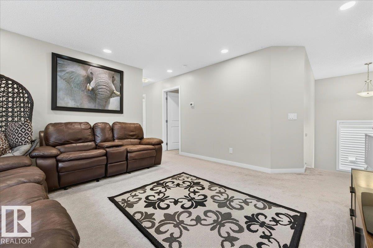 2709 Collins Crescent SW - 34
