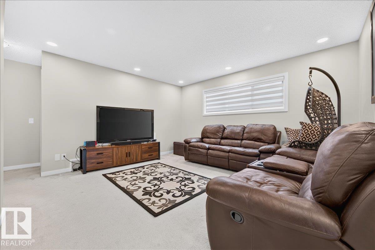 2709 Collins Crescent SW - 35