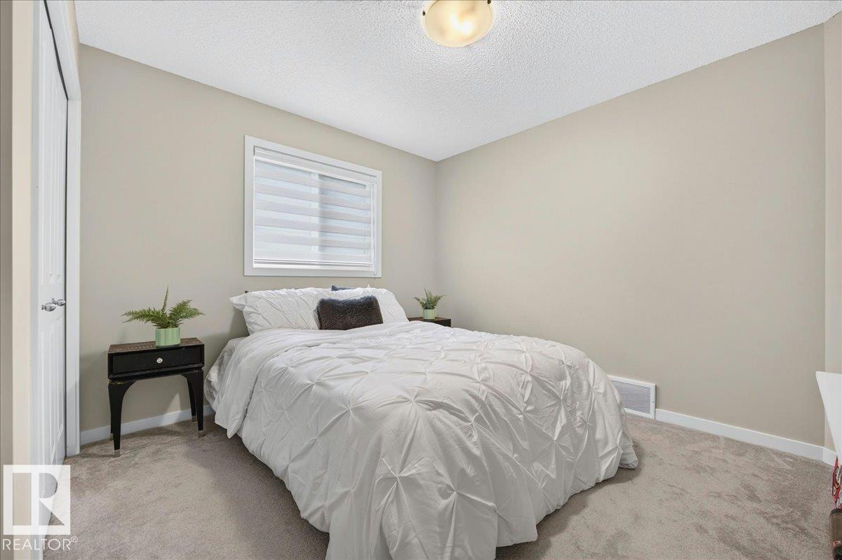 2709 Collins Crescent SW - 44