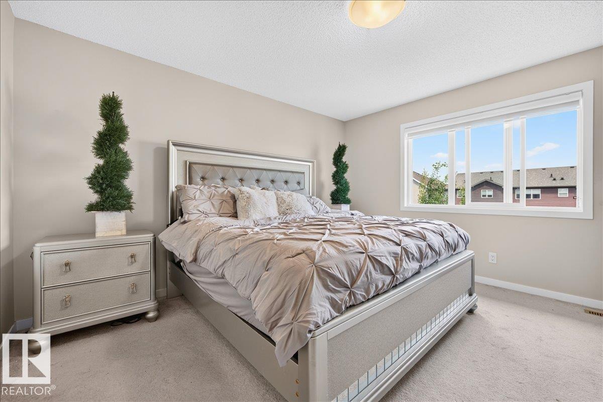 2709 Collins Crescent SW - 46