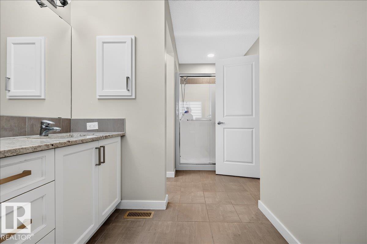2709 Collins Crescent SW - 49
