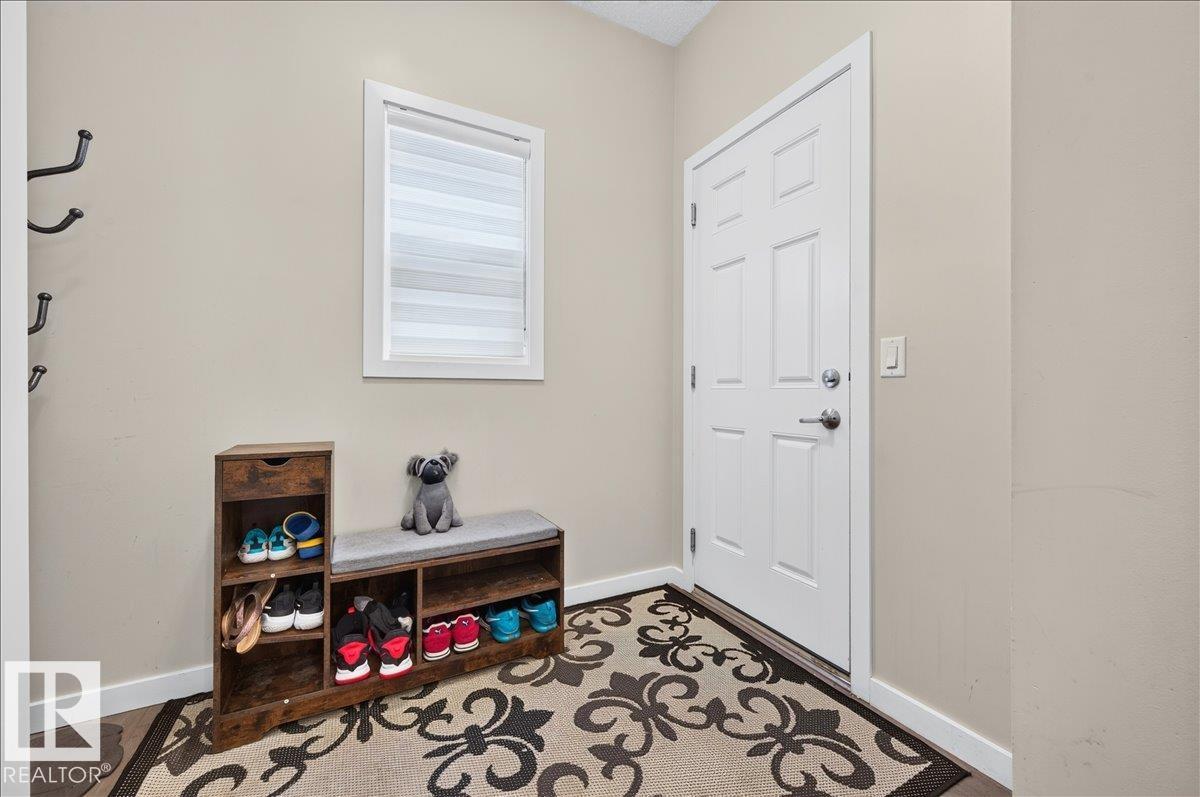 2709 Collins Crescent SW - 9