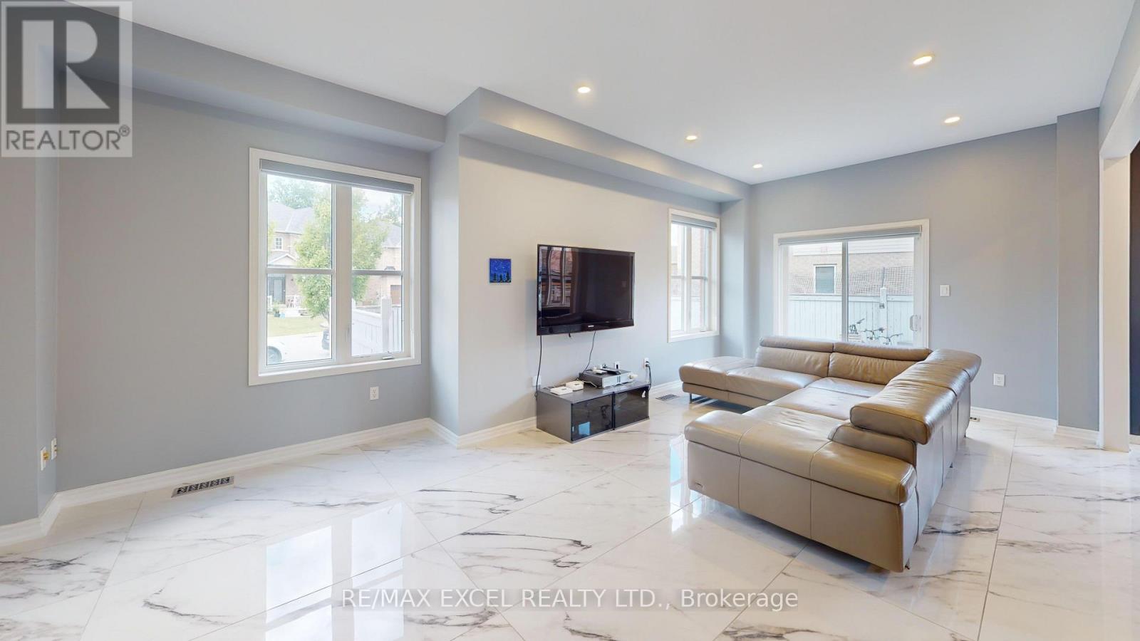 221 DELBERT CIRCLE - 11