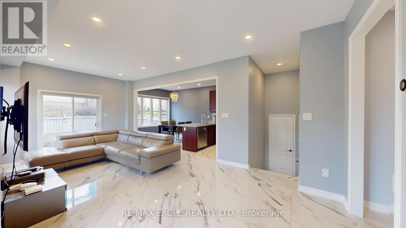 221 DELBERT CIRCLE - 12