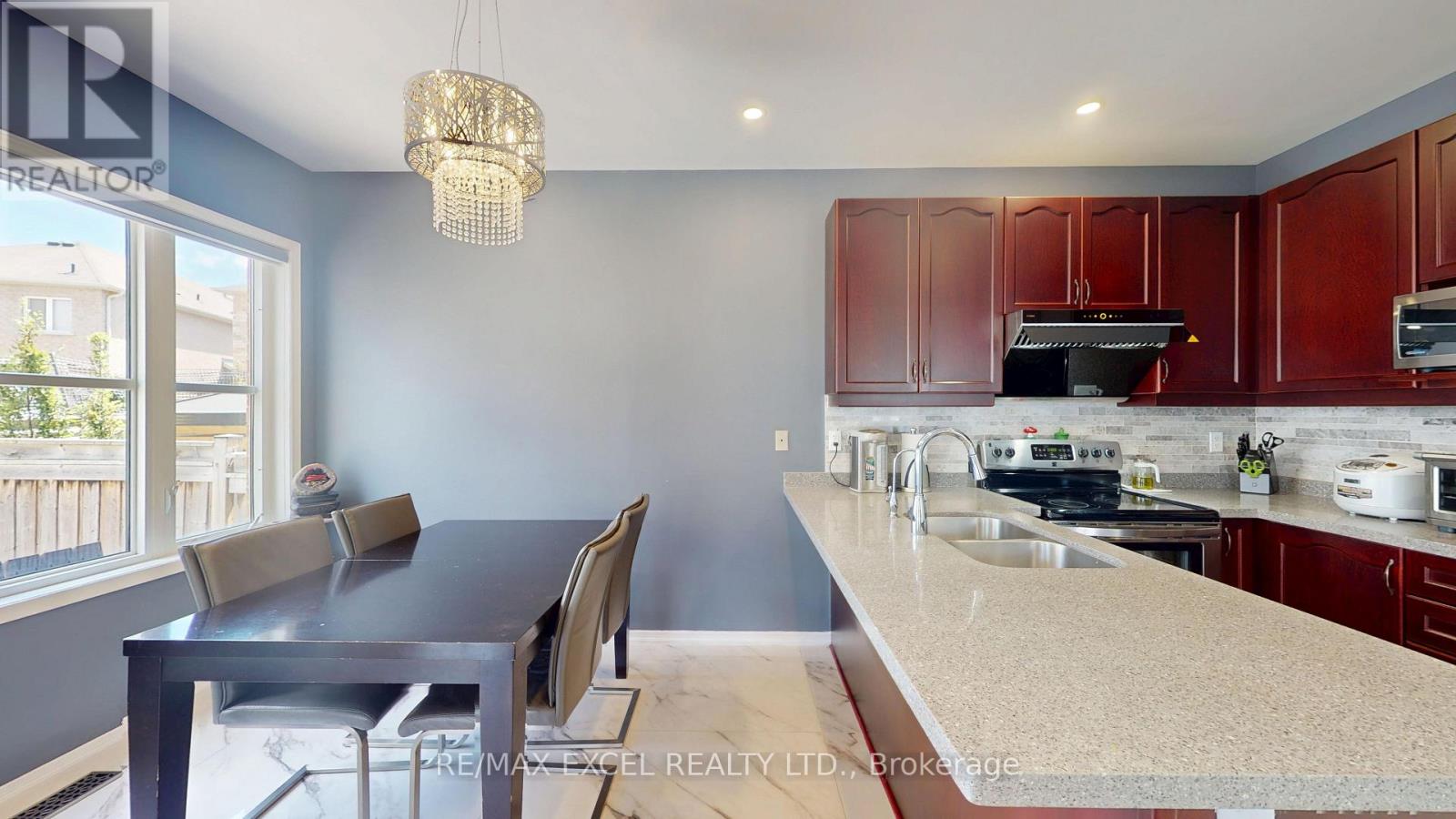 221 DELBERT CIRCLE - 17