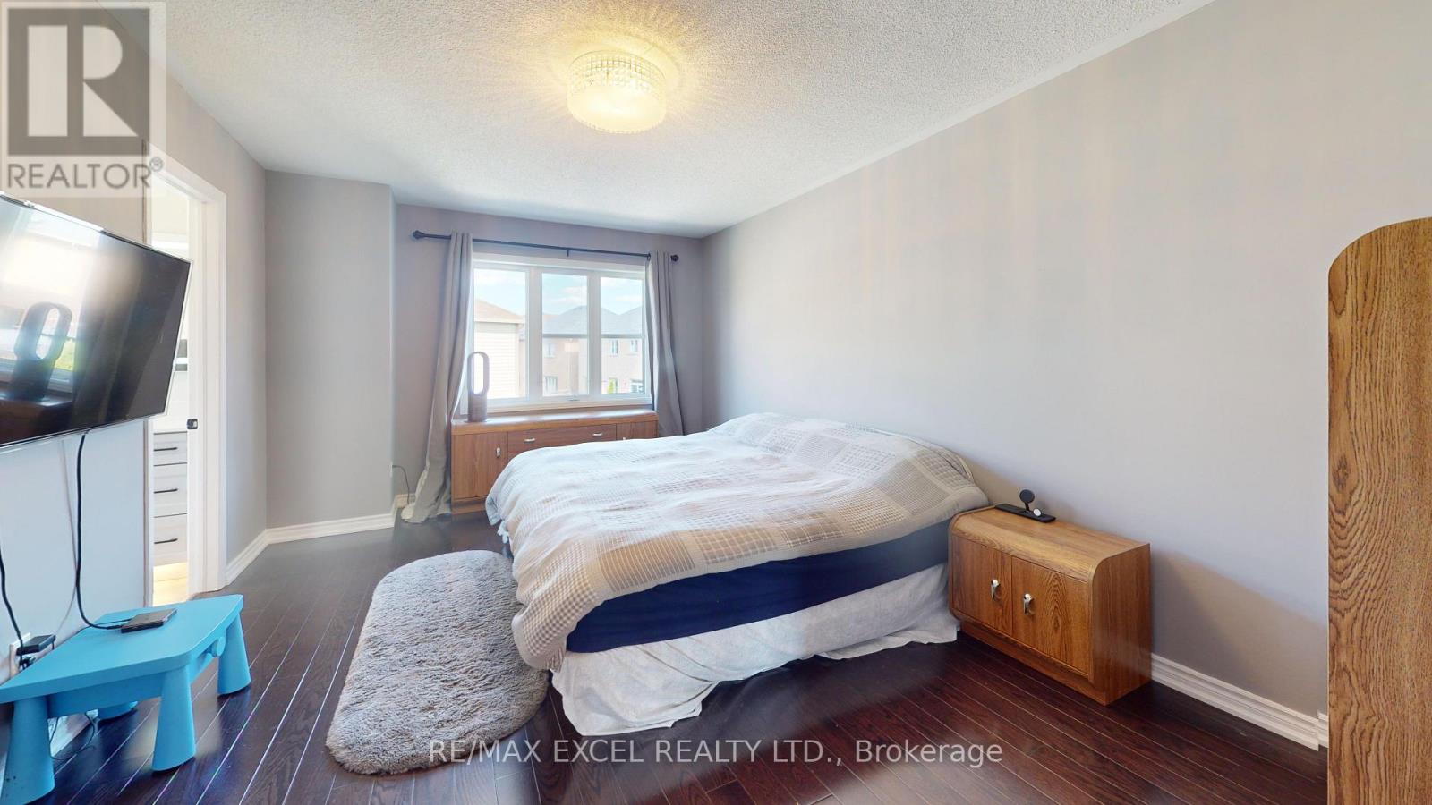 221 DELBERT CIRCLE - 21