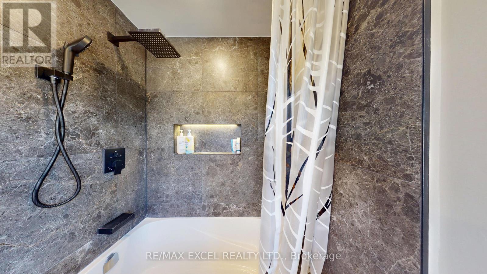 221 DELBERT CIRCLE - 26