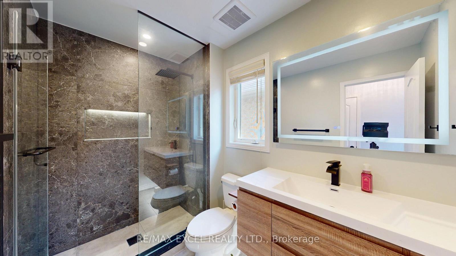 221 DELBERT CIRCLE - 32