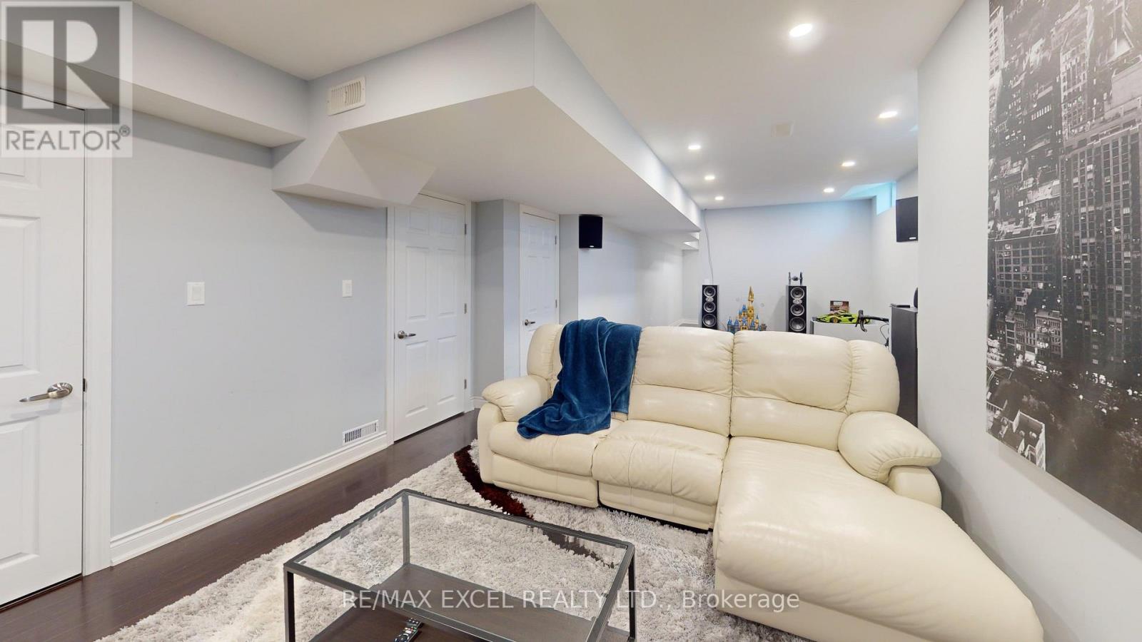 221 DELBERT CIRCLE - 38