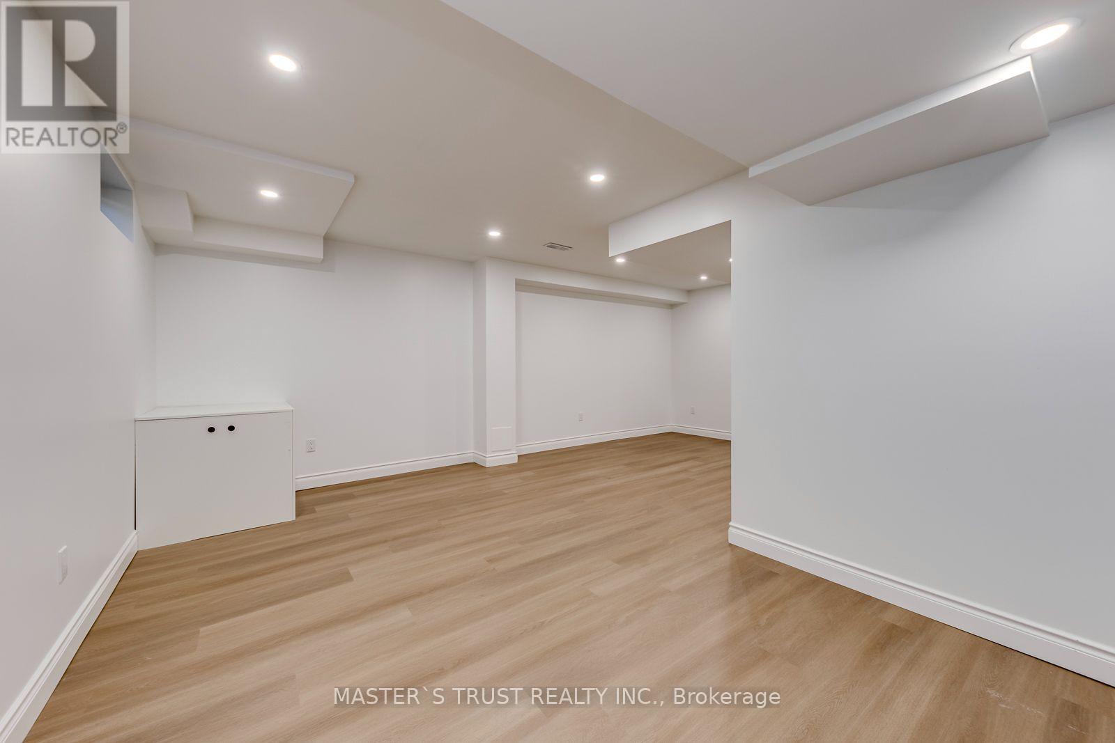 1134 TUPPER DRIVE - 34