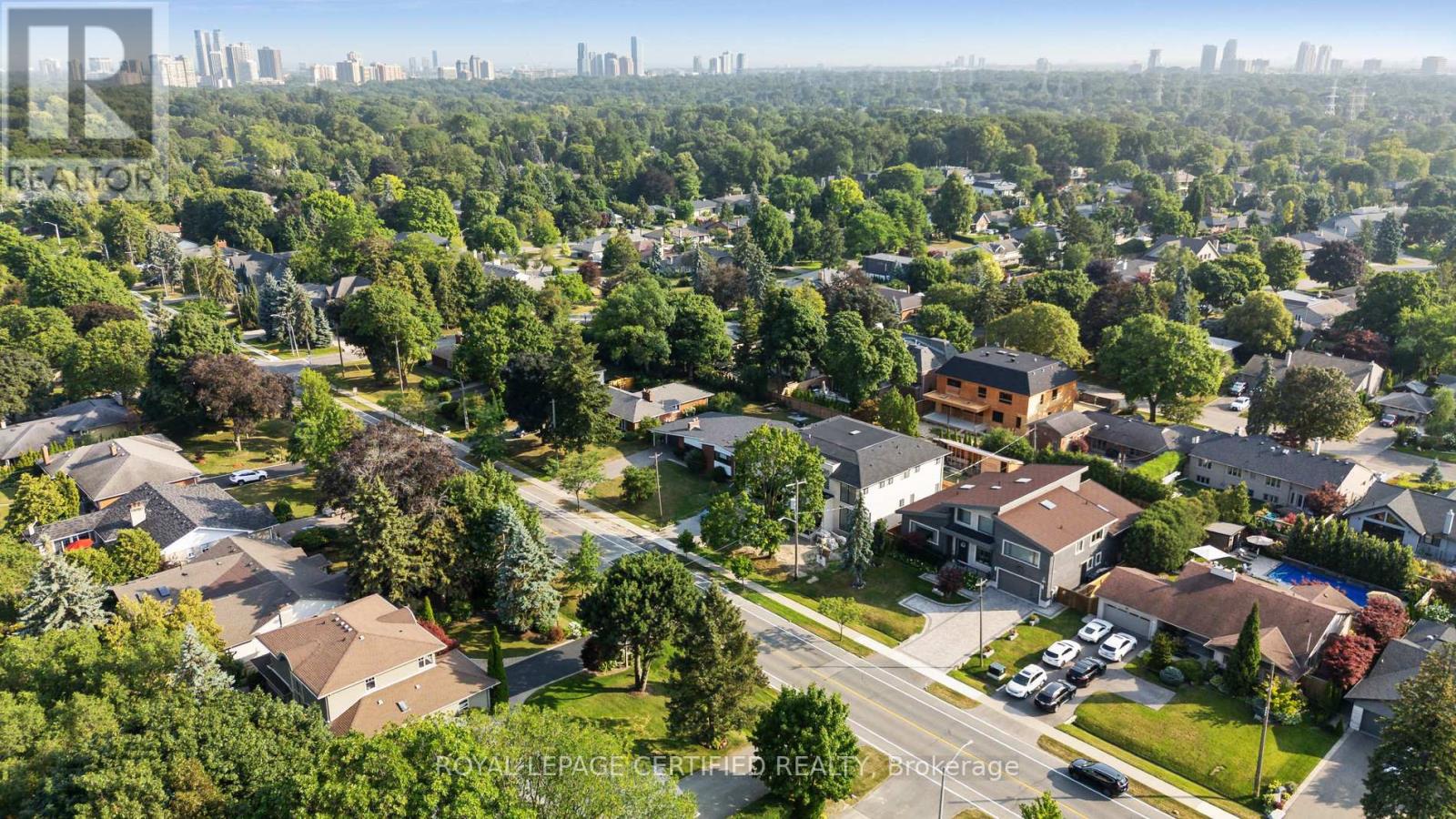 462 THE KINGSWAY - 24