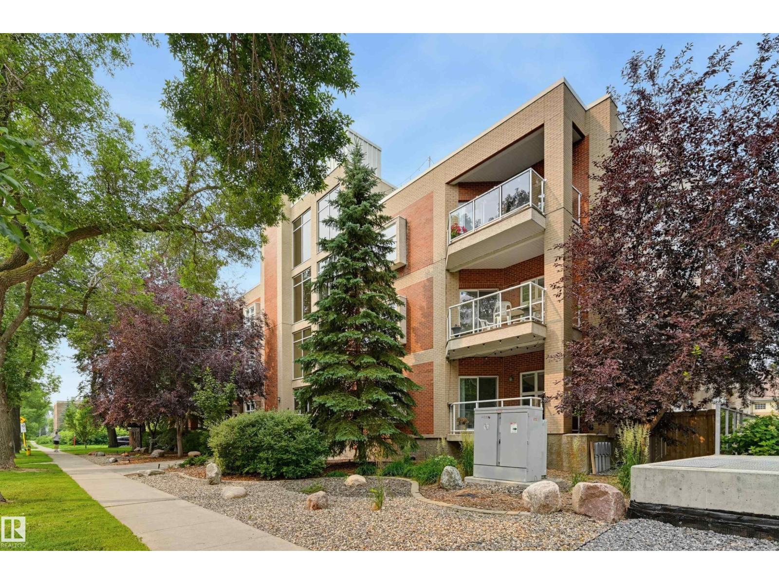 #403 9910 111 ST NW, Wîhkwêntôwin, Edmonton photo 1