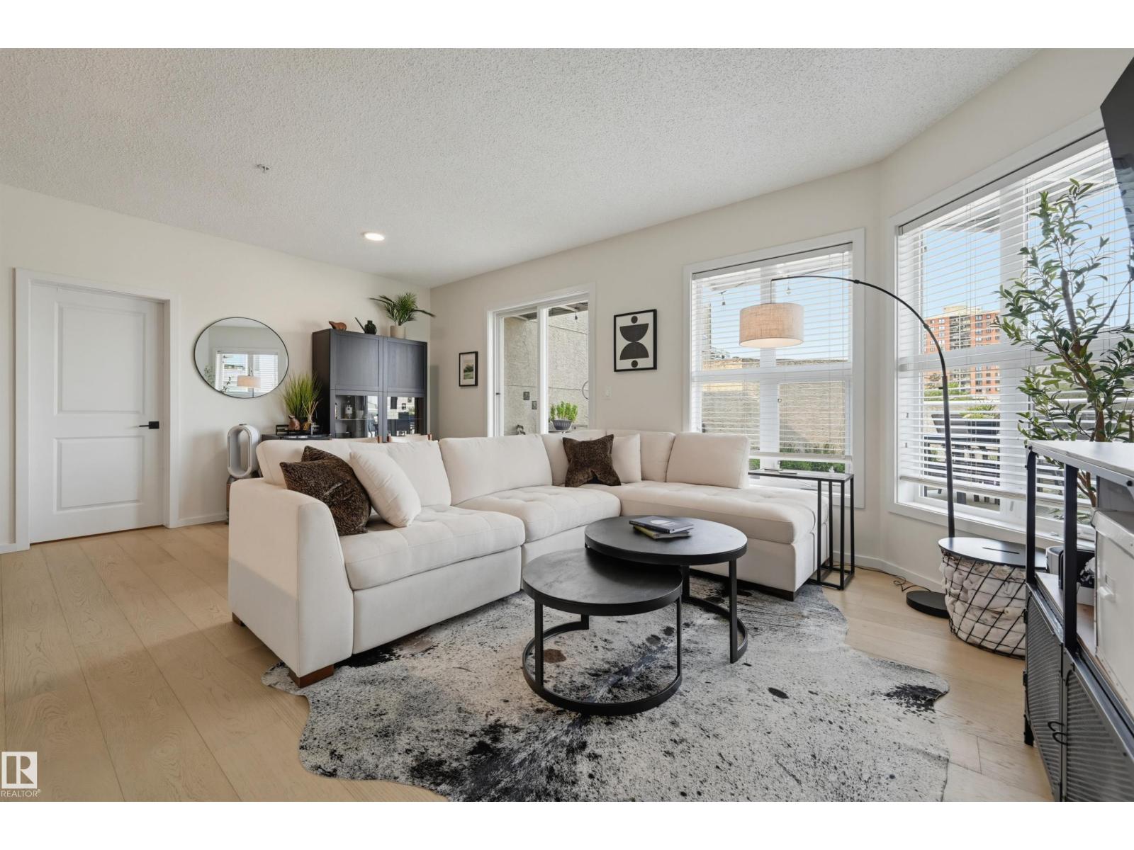 #403 9910 111 ST NW - 3