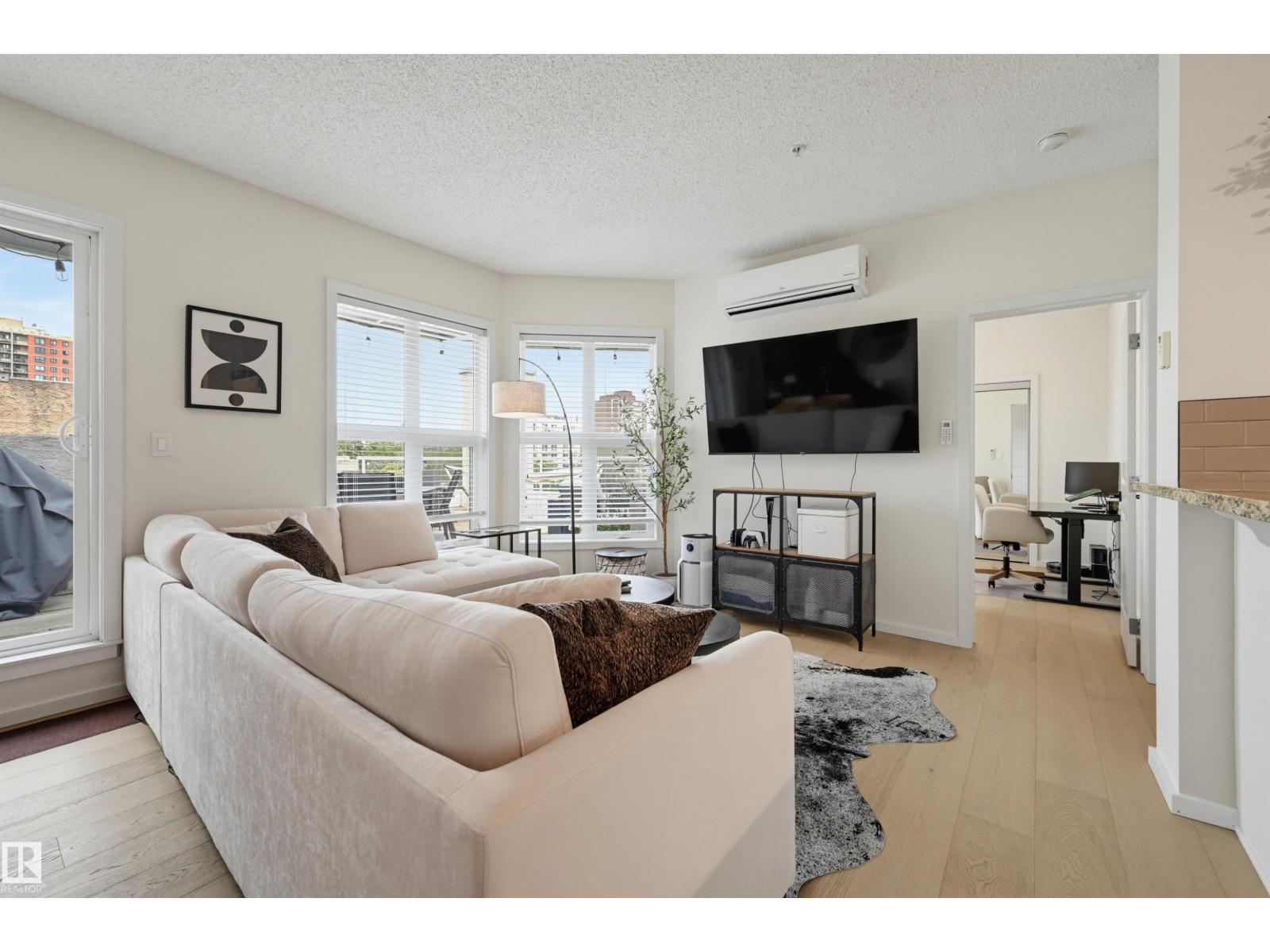 #403 9910 111 ST NW, Wîhkwêntôwin, Edmonton photo 4