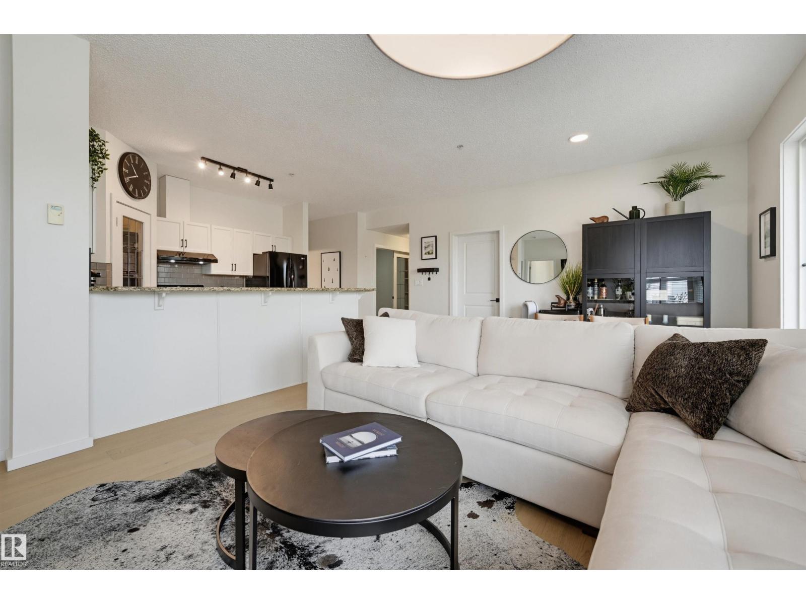 #403 9910 111 ST NW, Wîhkwêntôwin, Edmonton photo 5