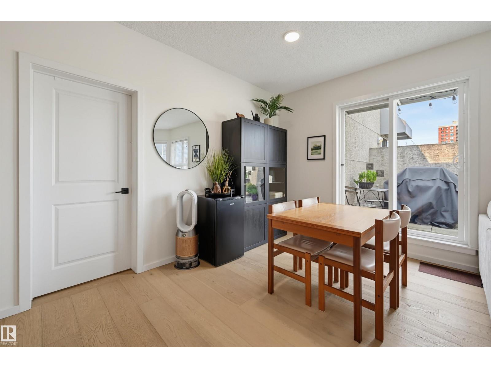 #403 9910 111 ST NW - 8