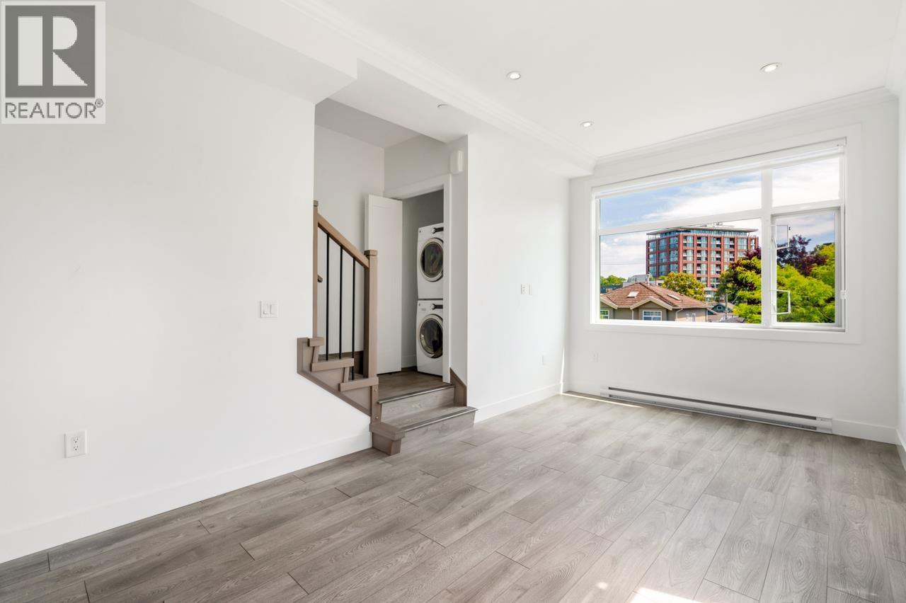 3 Bed, 2 Bath House for Sale in Vancouver – 5043 CHAMBERS STREET, Vancouver – MLS# R3149504 - Image 11