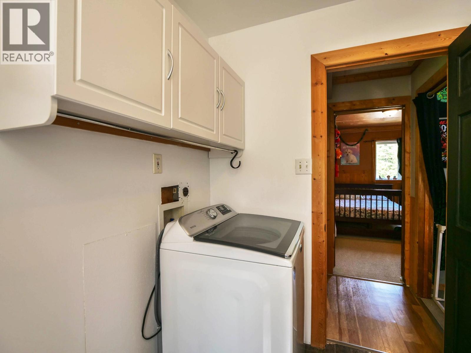 3861 HILLCREST ROAD - 18
