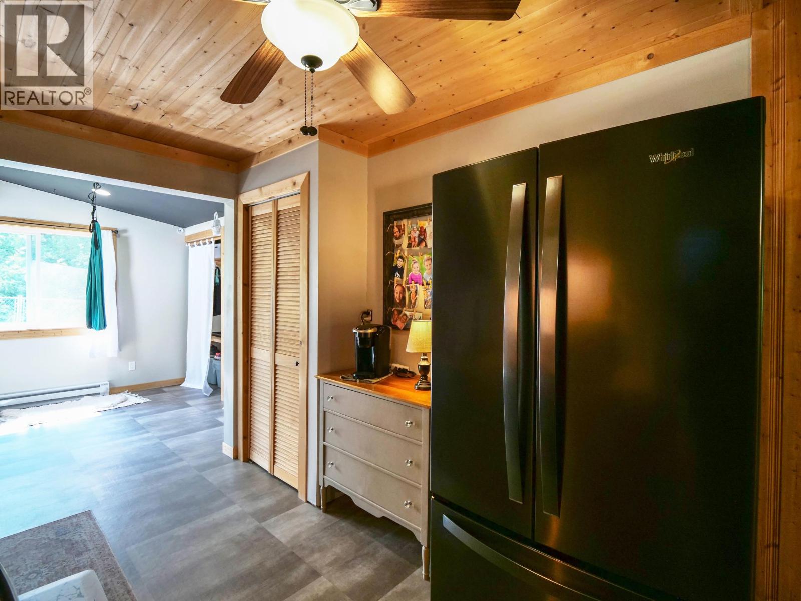 3861 HILLCREST ROAD - Image 21