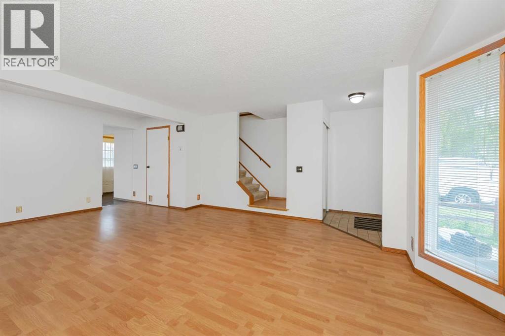 78 Queen Anne Close SE - 7