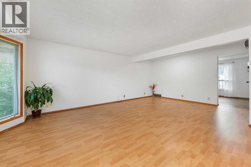 78 Queen Anne Close SE - 8