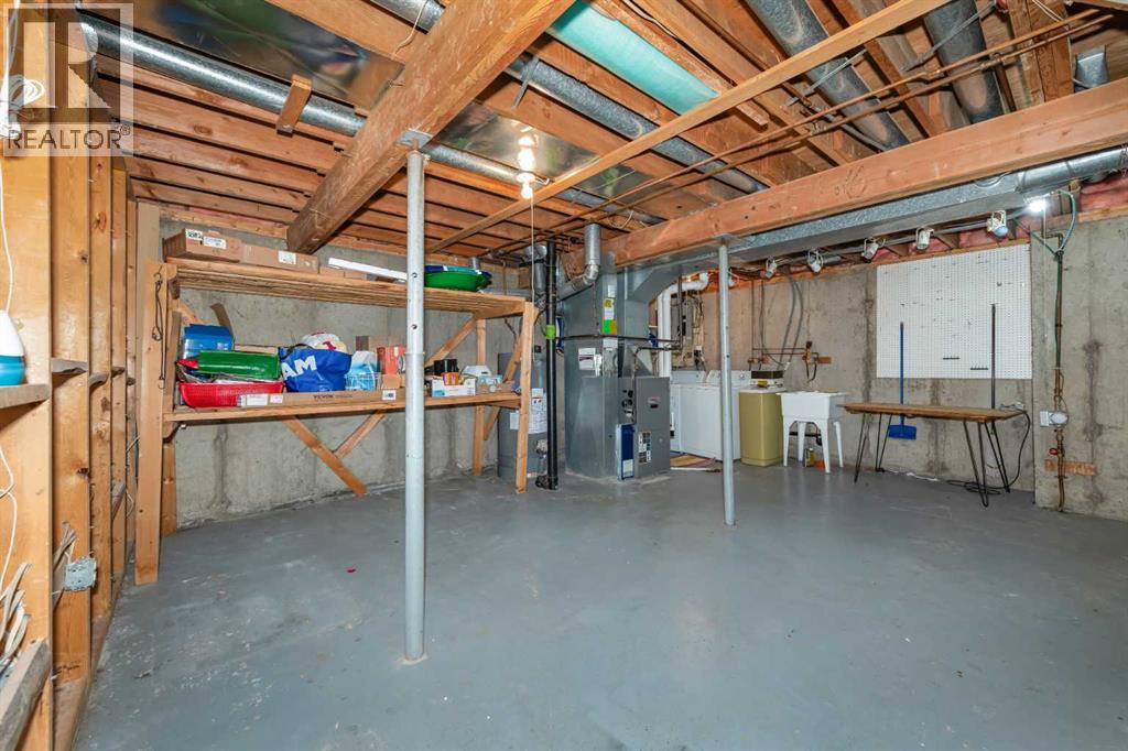 78 Queen Anne Close SE - 24