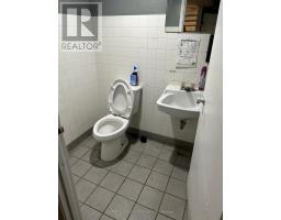 1756 Lawrence Avenue E, Toronto, ON M1R2Y7 Photo 13