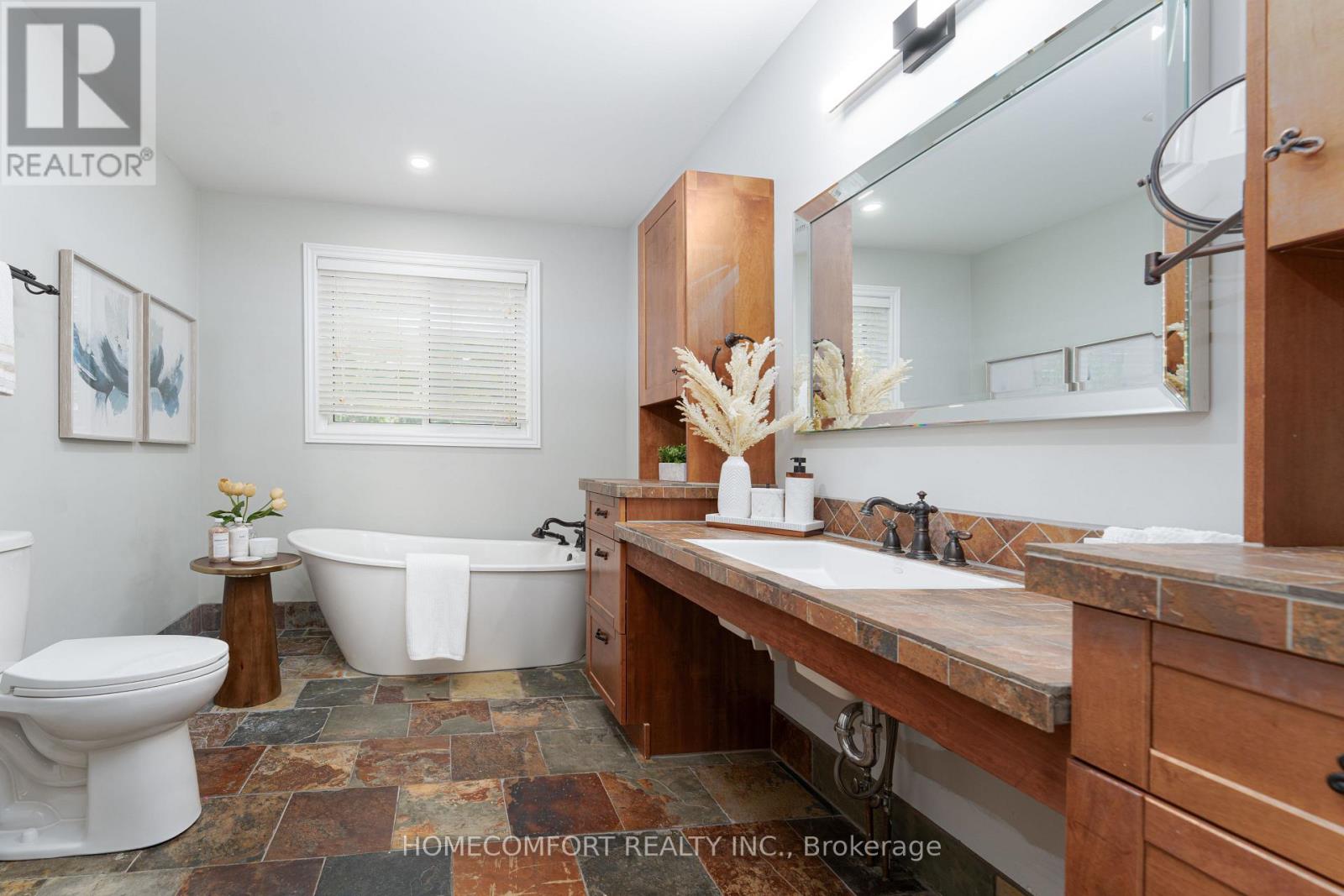 68 GRACE CRESCENT - 24