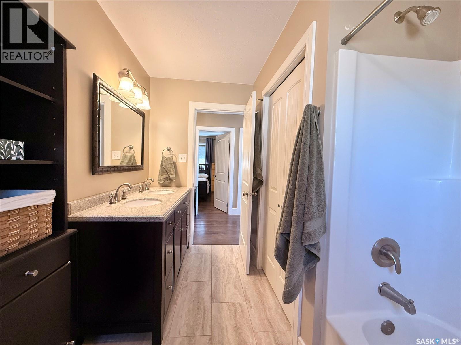 524 Vivian BAY - Image 27