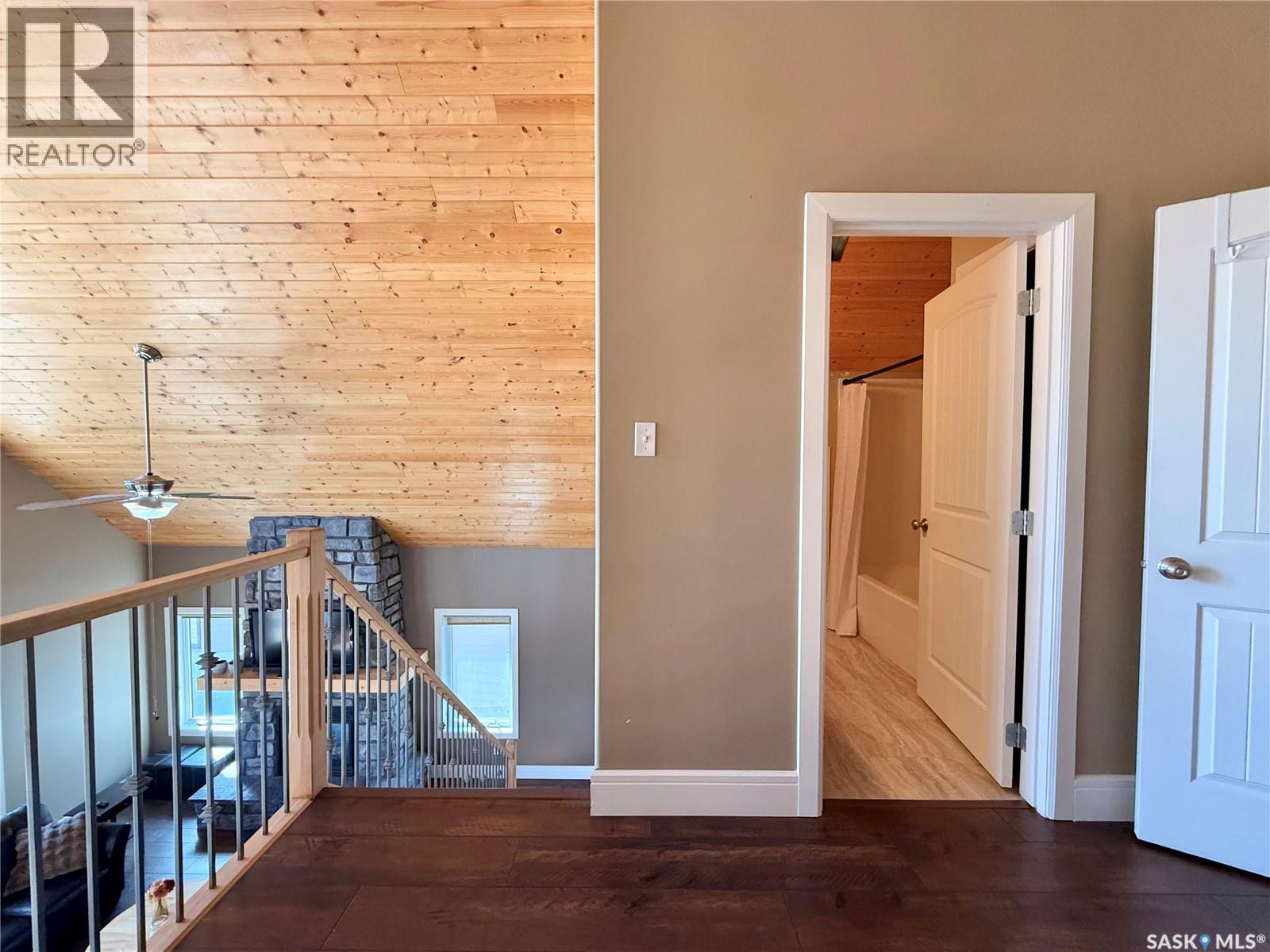 524 Vivian BAY - Image 33