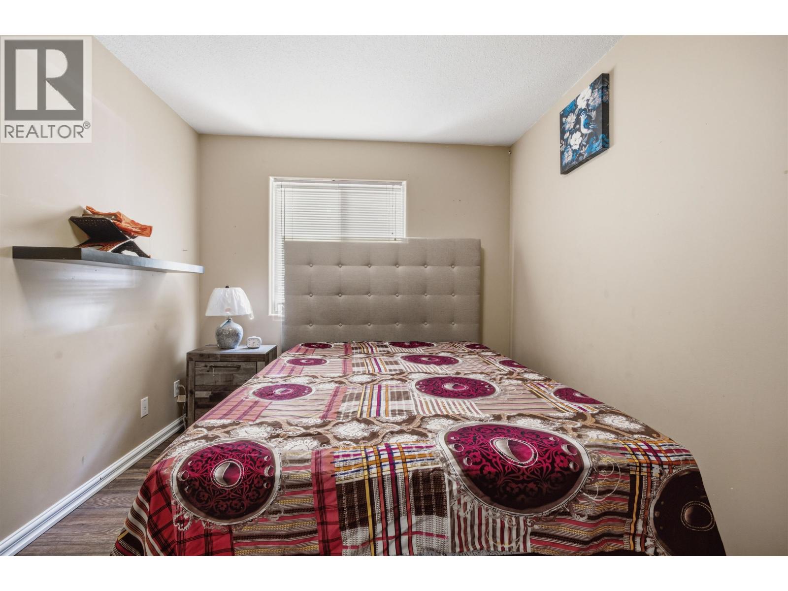 4449 PARK AVENUE - 7
