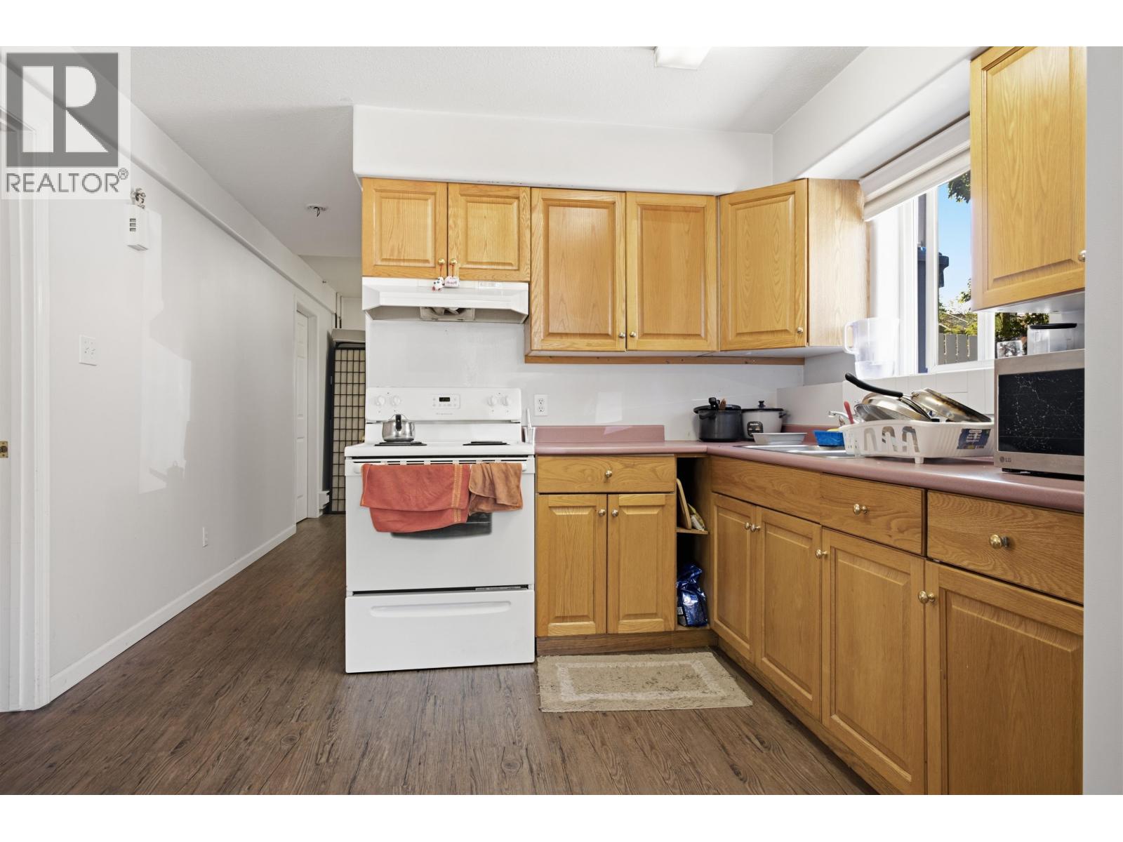 4449 PARK AVENUE - 12