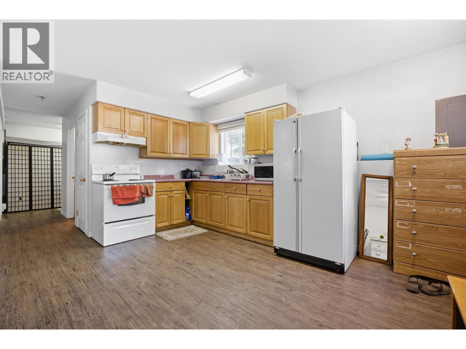 4449 PARK AVENUE - 11