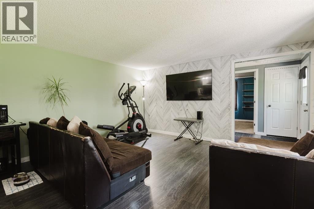 9709 107 Avenue - 12