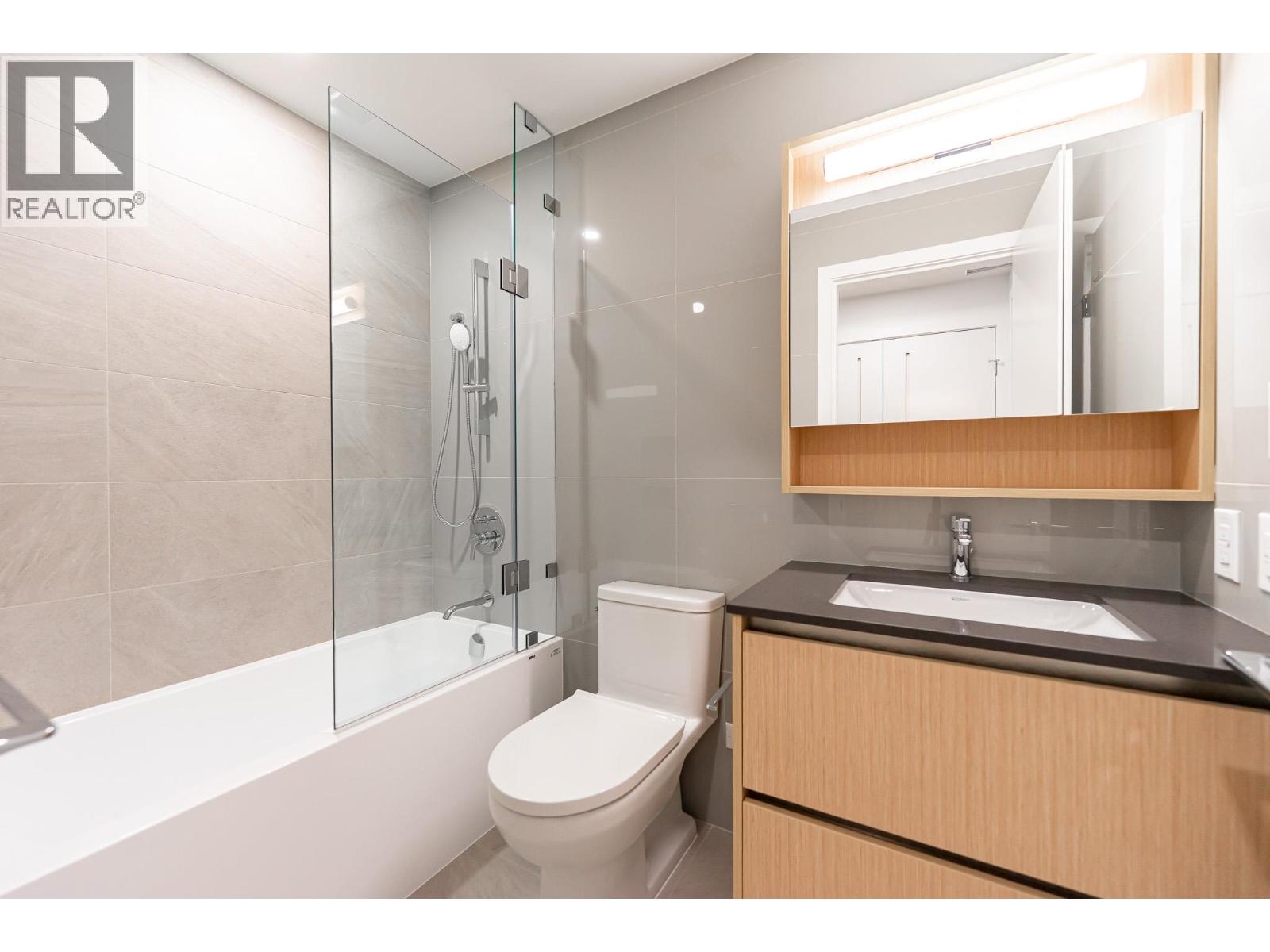 #902-7977 LANSDOWNE Road, Richmond