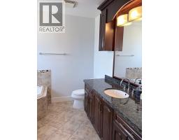 8068 11th Avenue, Burnaby, BC V3N2N7 Photo 9