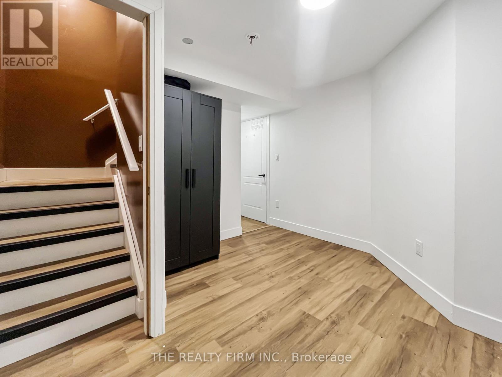 1742 APPLEROCK AVENUE - 35