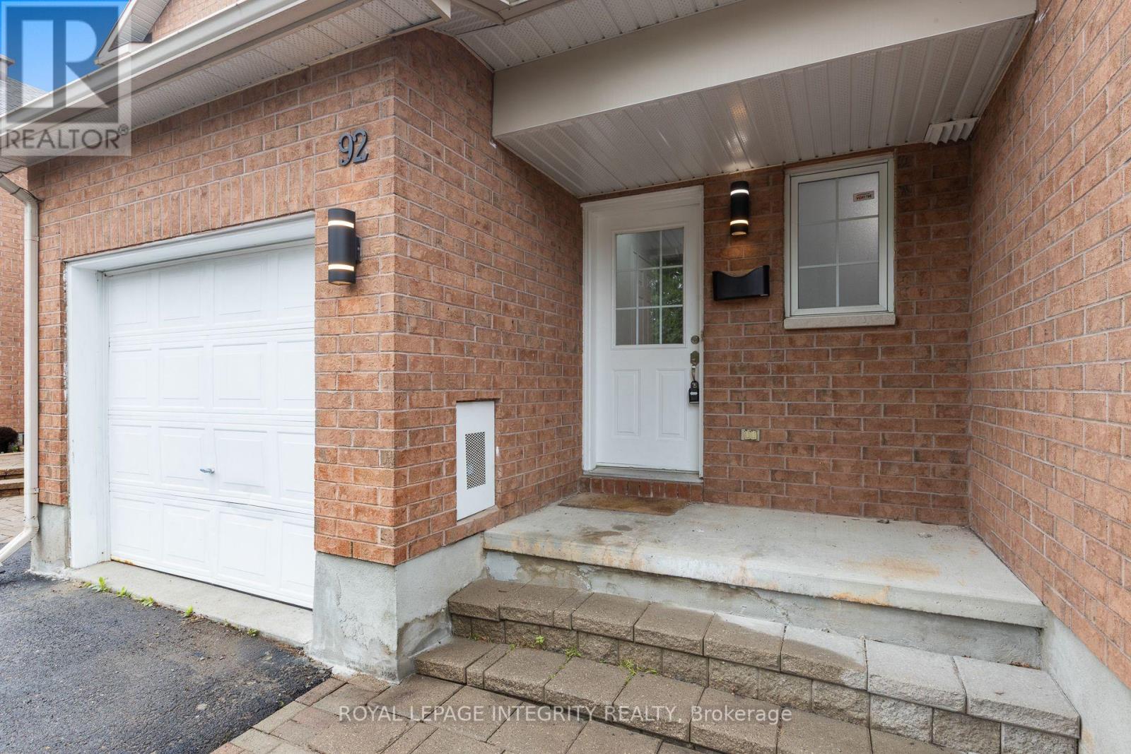 House for Rent in Ottawa – 92 INVERKIP AVENUE, Ottawa – By Peter Sagos - Image 44