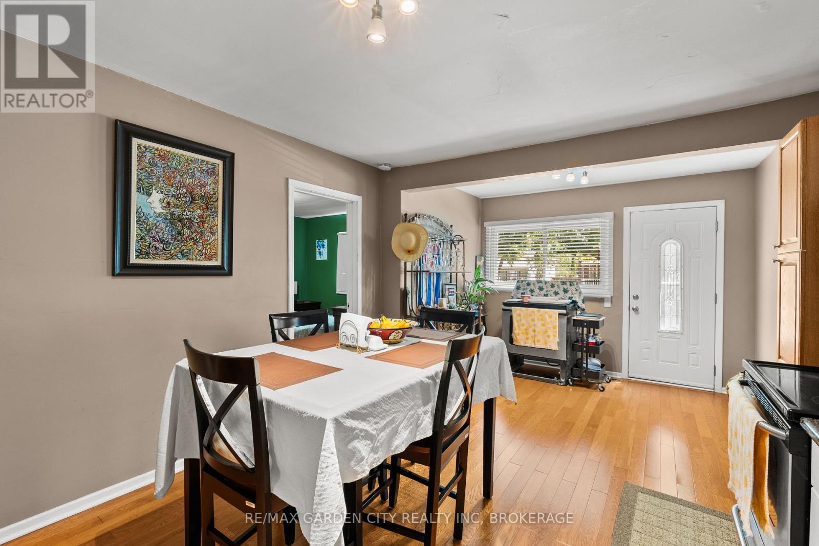 36 ROSE AVENUE - 11